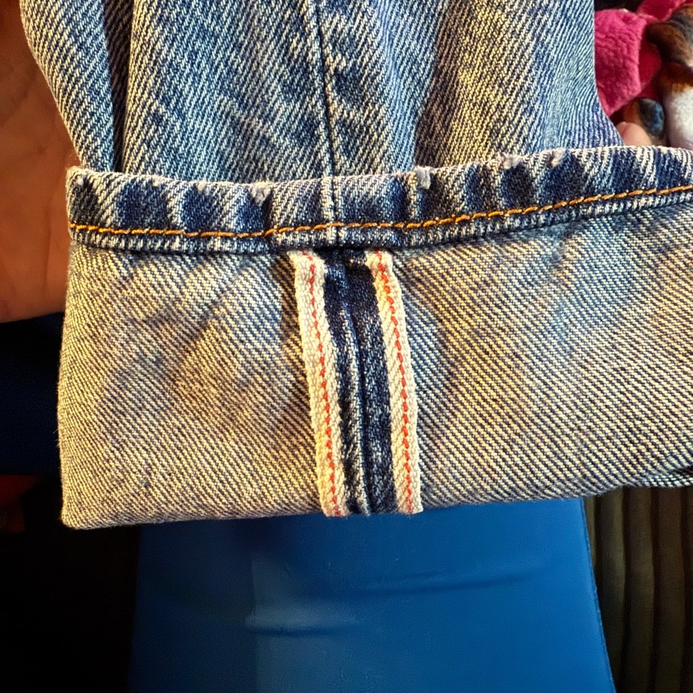 Levi's Light Blue High-Rise Cropped Jeans - Picture 5 of 7